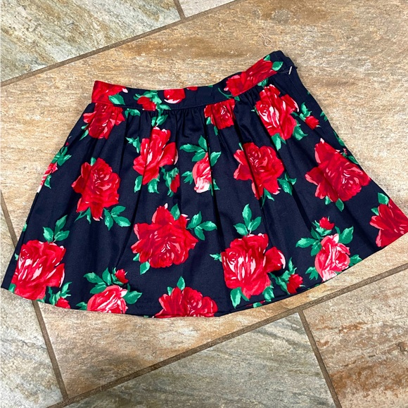 Janie and Jack 4t Rose Skirt - Picture 1 of 9
